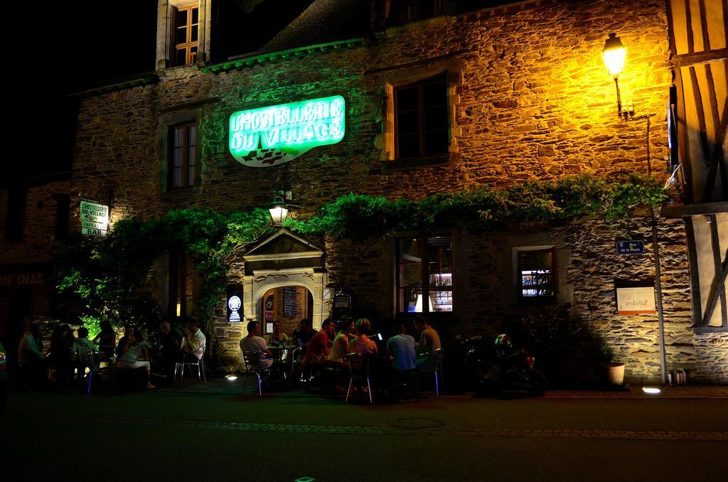 Le Cafe Du Village - Bar A Cocktails & A Ambiance Lohéac Exterior photo